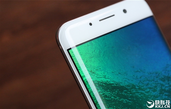 ������ǿ��������vivo Xplay6�°潵�٣�3998Ԫ