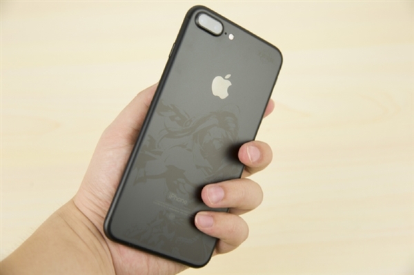 ��������ҫ�����ư�iPhone 7 Plus���ͼ�ͣ�������̫��