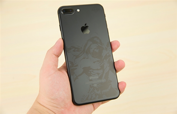 ��������ҫ�����ư�iPhone 7 Plus���ͼ�ͣ�������̫��